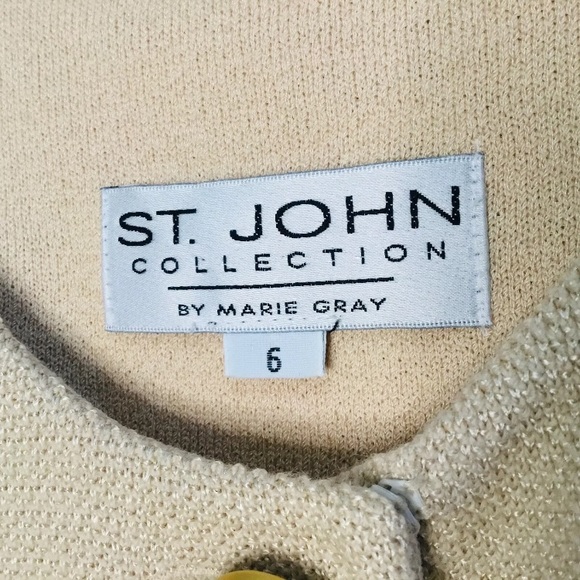 St. John Collection Skirt Suit set Sz 6 Beige